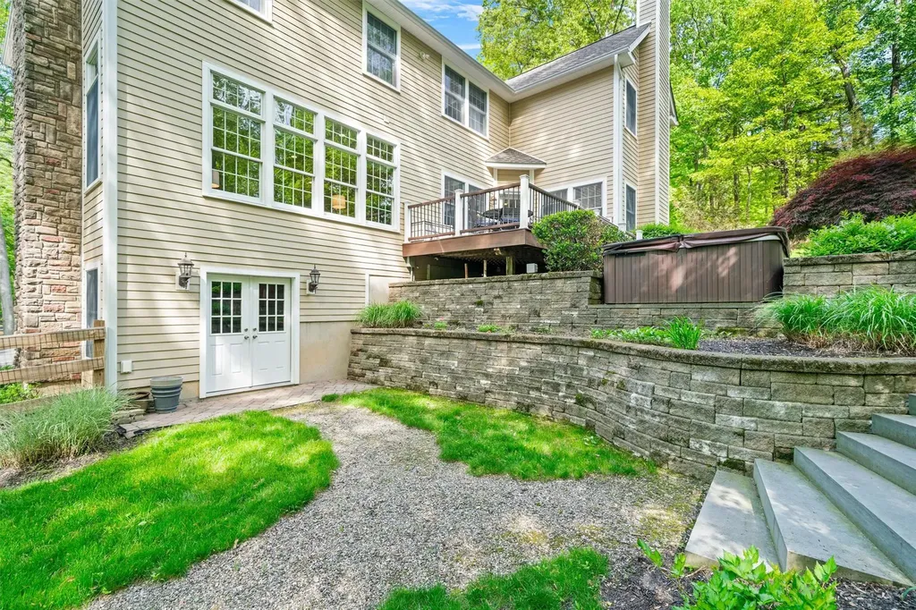 30 Warwick Lake Parkway Warwick NY 10990