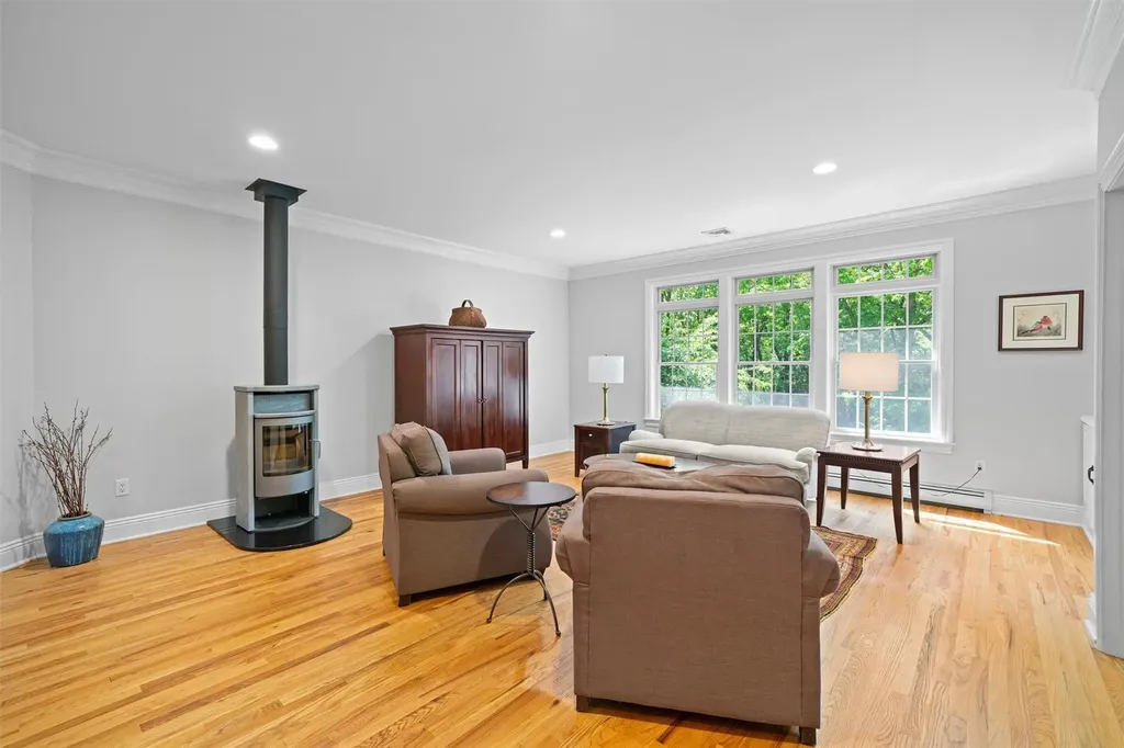 30 Warwick Lake Parkway Warwick NY 10990