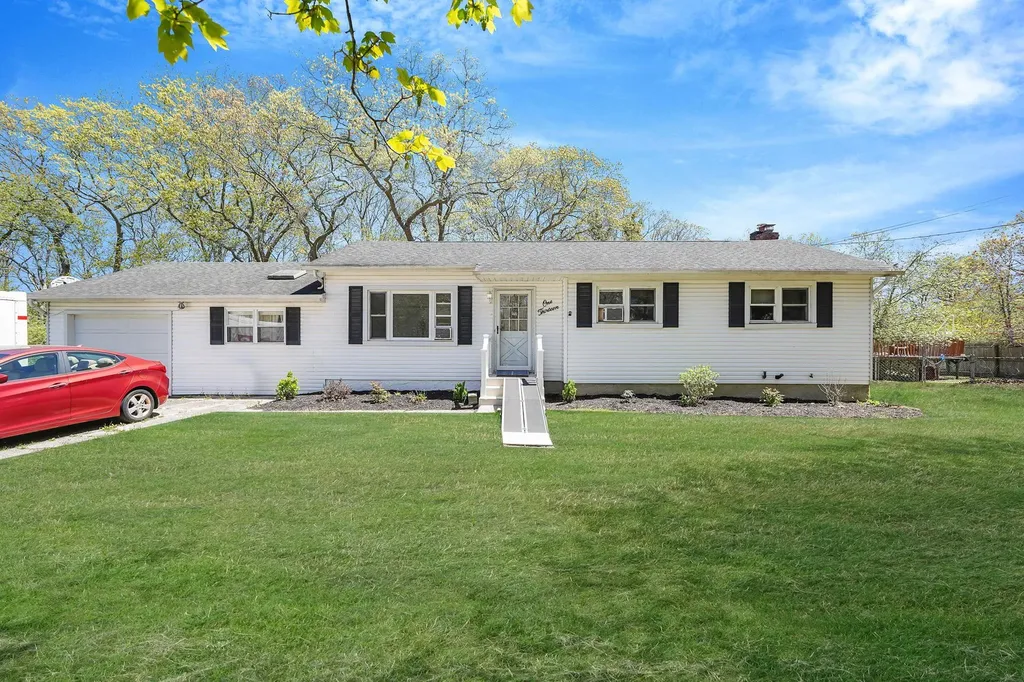 113 Mayfield Drive Mastic Beach NY 11951