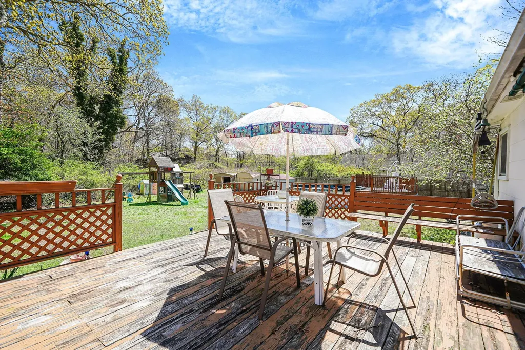 113 Mayfield Drive Mastic Beach NY 11951