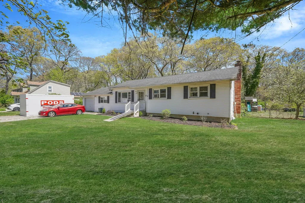 113 Mayfield Drive Mastic Beach NY 11951