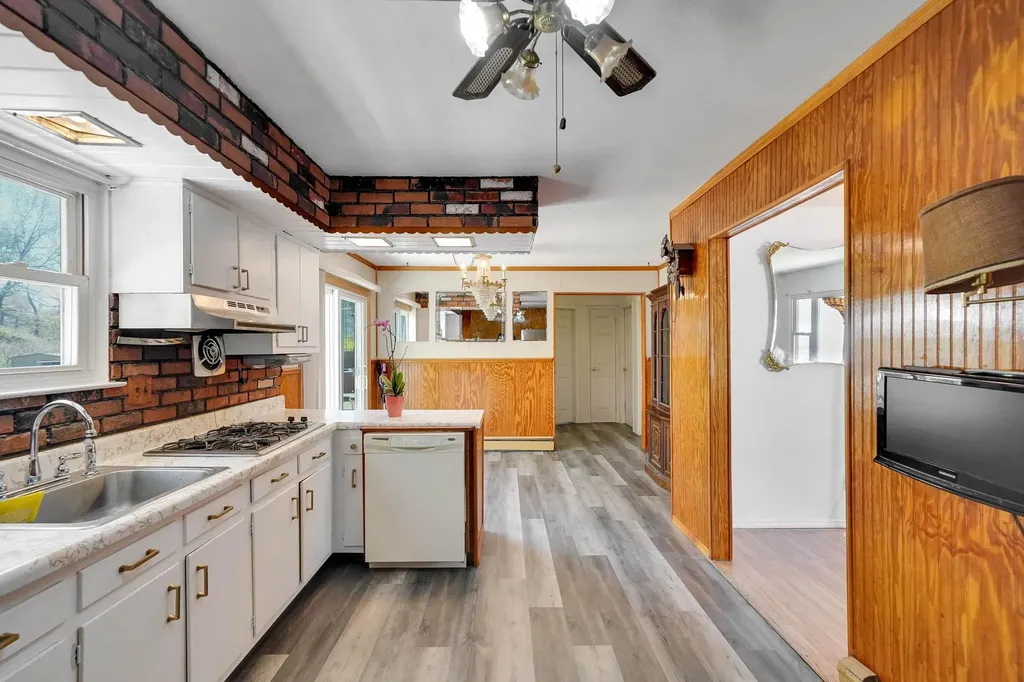 113 Mayfield Drive Mastic Beach NY 11951