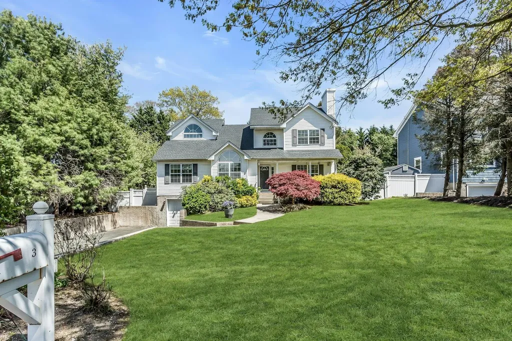 3 Quantuck Court Commack NY 11725