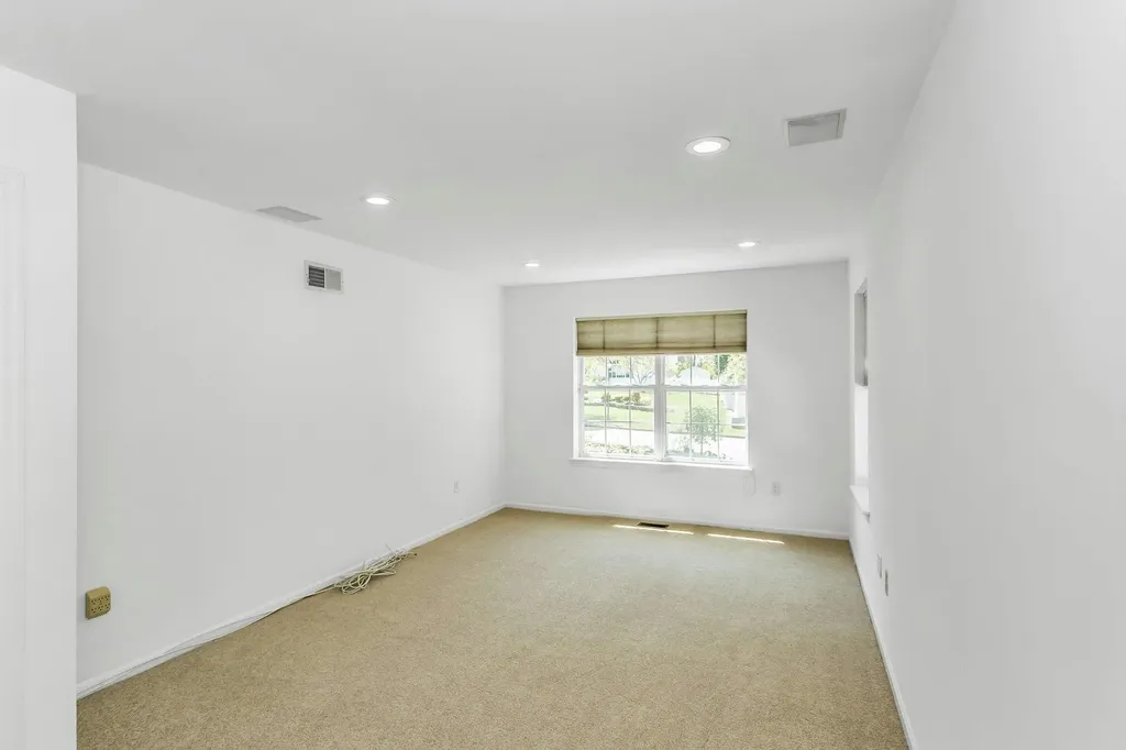 3 Quantuck Court Commack NY 11725