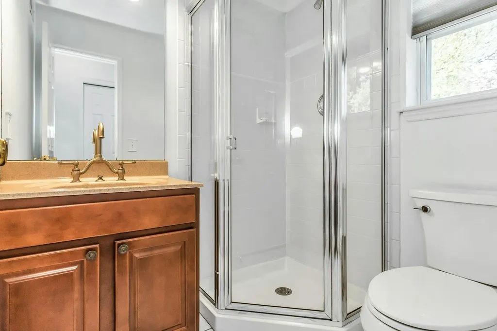 3 Quantuck Court Commack NY 11725