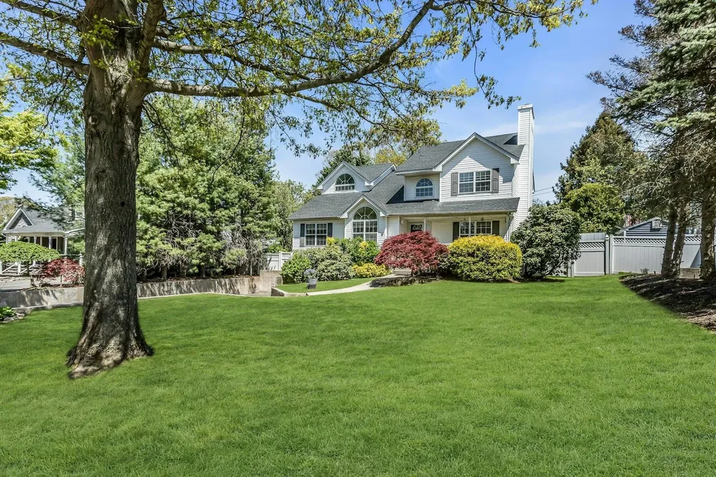 3 Quantuck Court Commack NY 11725