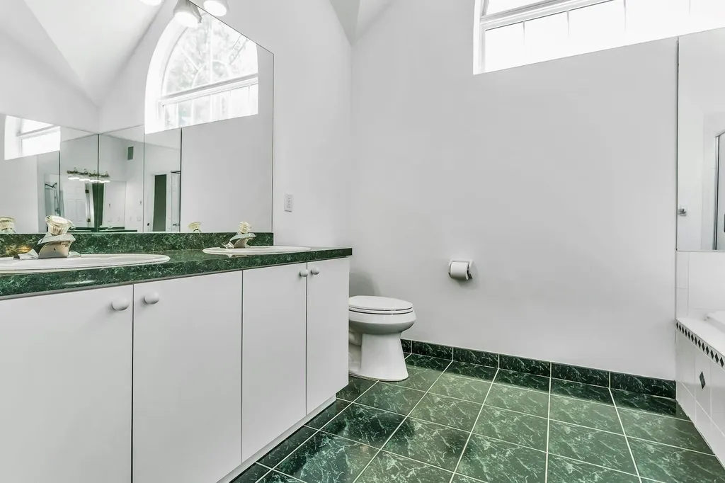 3 Quantuck Court Commack NY 11725