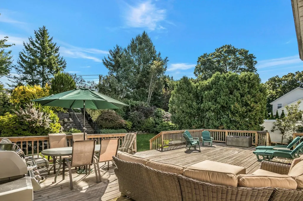 3 Quantuck Court Commack NY 11725