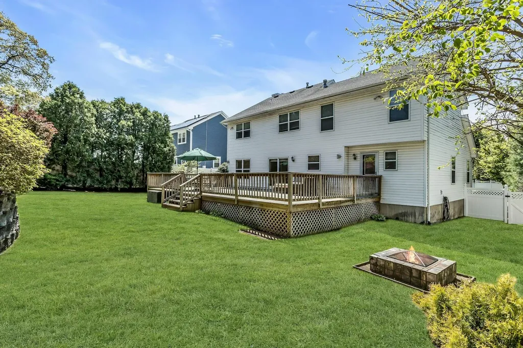 3 Quantuck Court Commack NY 11725