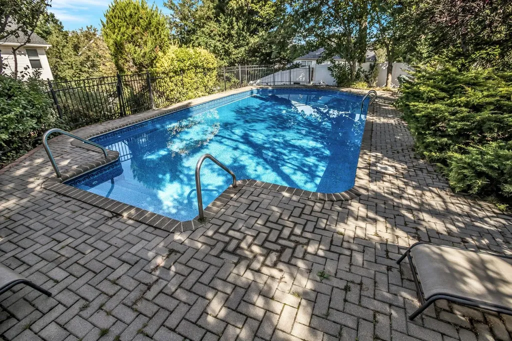 3 Quantuck Court Commack NY 11725