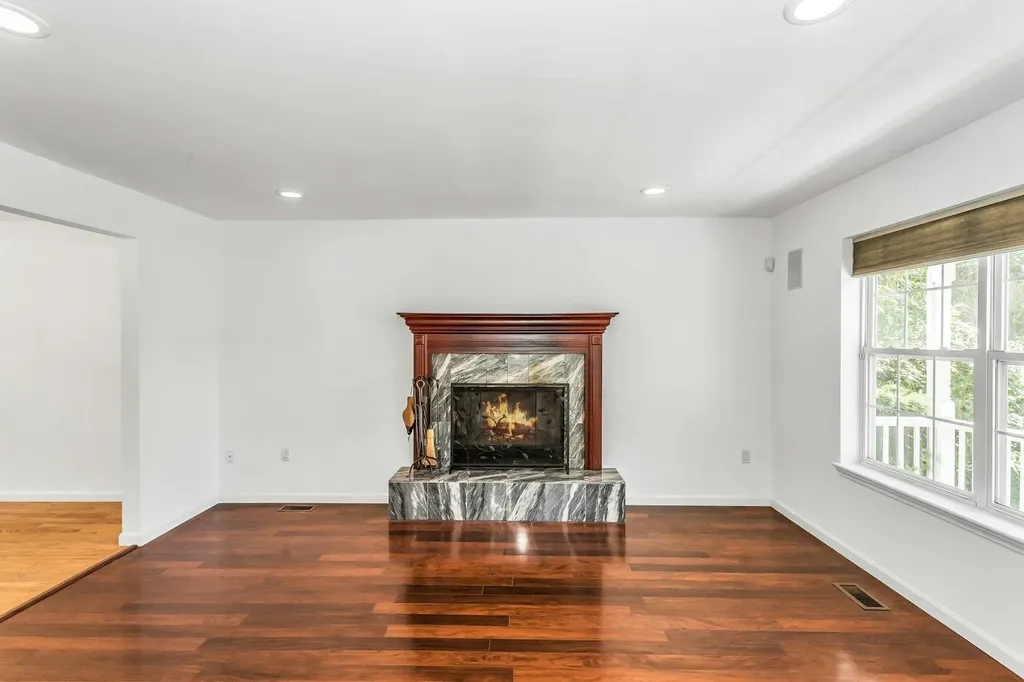 3 Quantuck Court Commack NY 11725