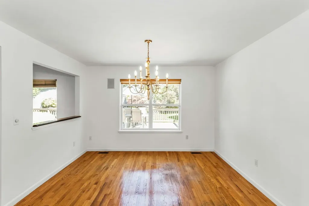 3 Quantuck Court Commack NY 11725