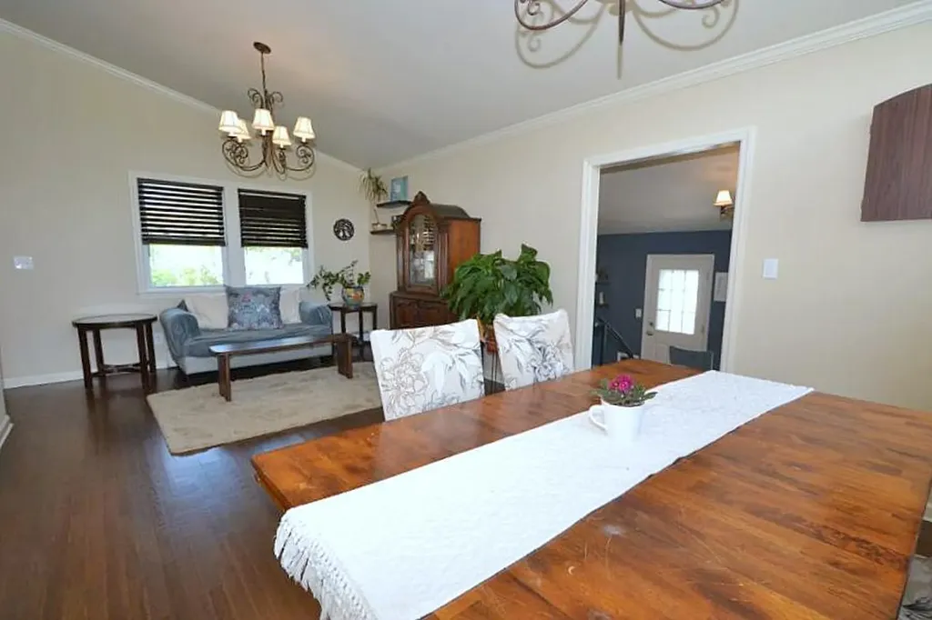 127 W Court Drive Centereach NY 11720