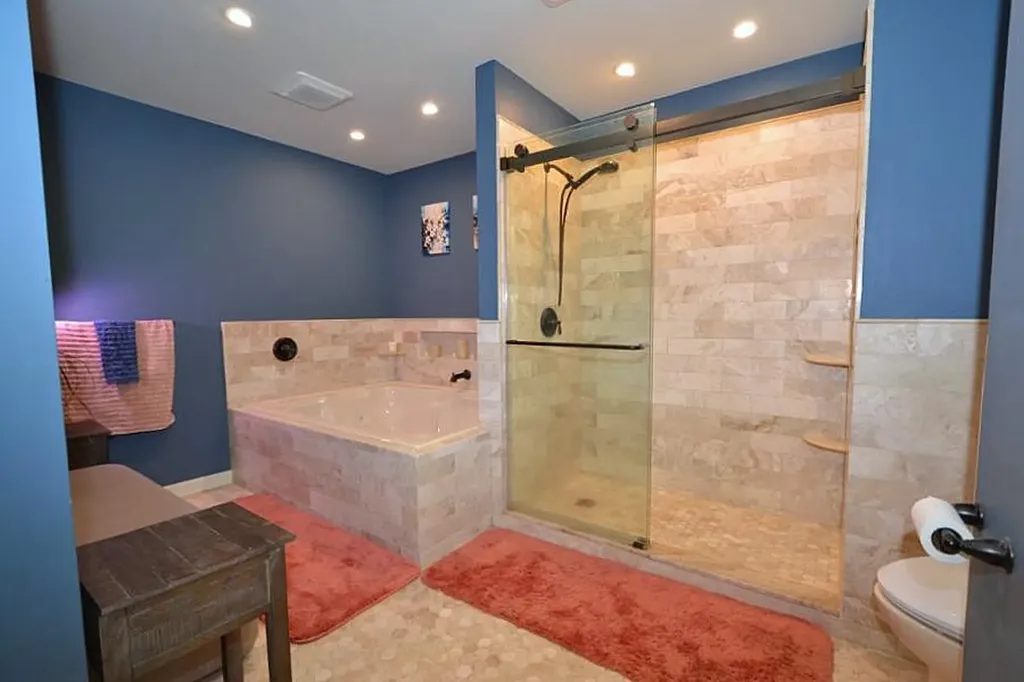 127 W Court Drive Centereach NY 11720