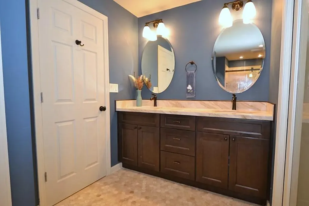 127 W Court Drive Centereach NY 11720