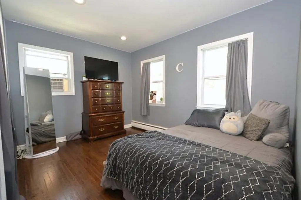 127 W Court Drive Centereach NY 11720