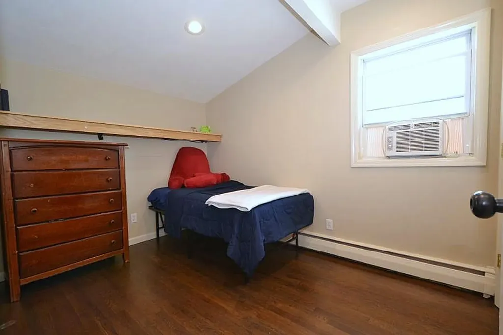 127 W Court Drive Centereach NY 11720