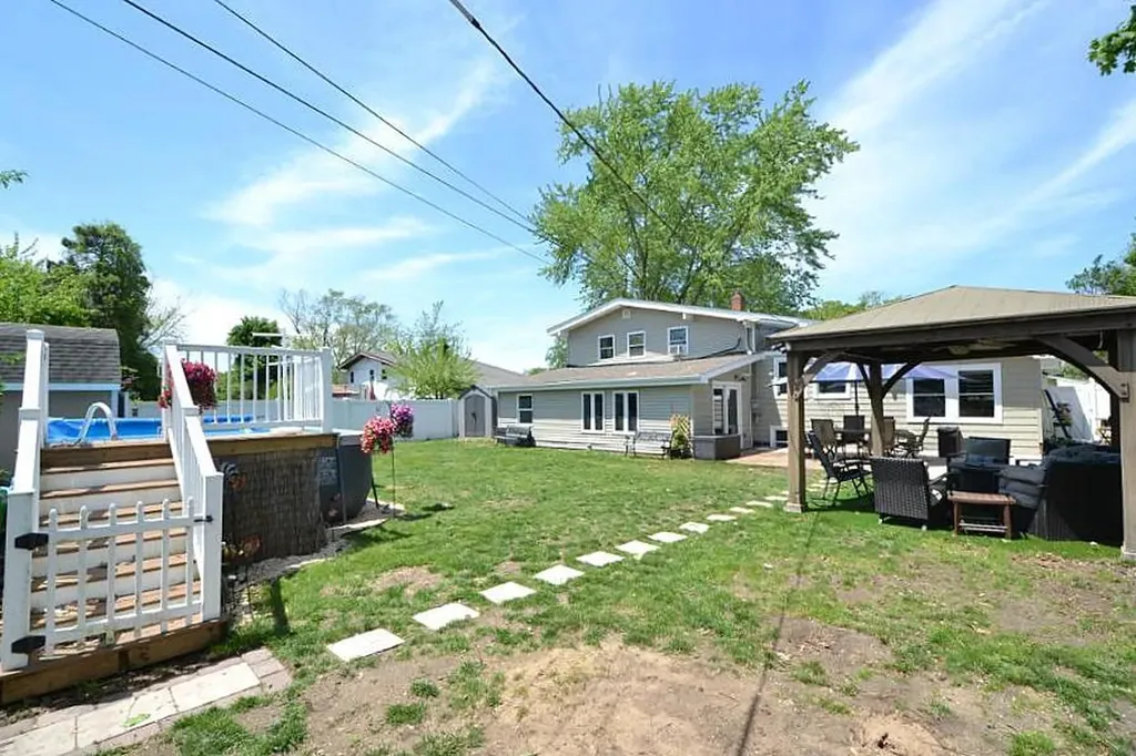 127 W Court Drive Centereach NY 11720