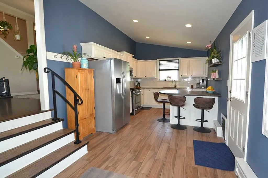 127 W Court Drive Centereach NY 11720
