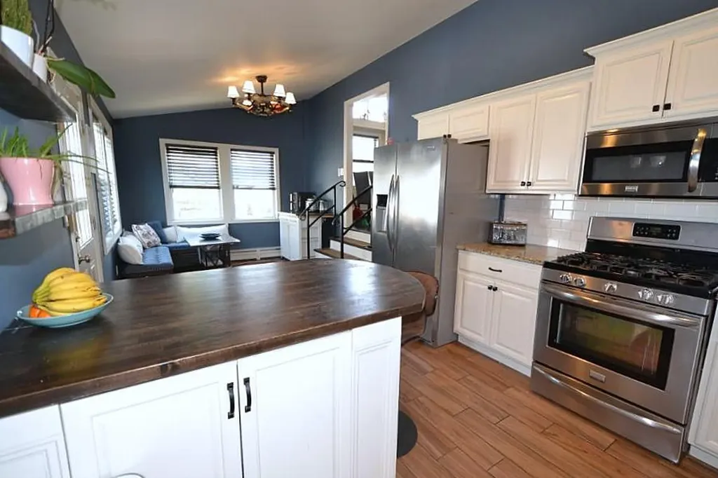 127 W Court Drive Centereach NY 11720