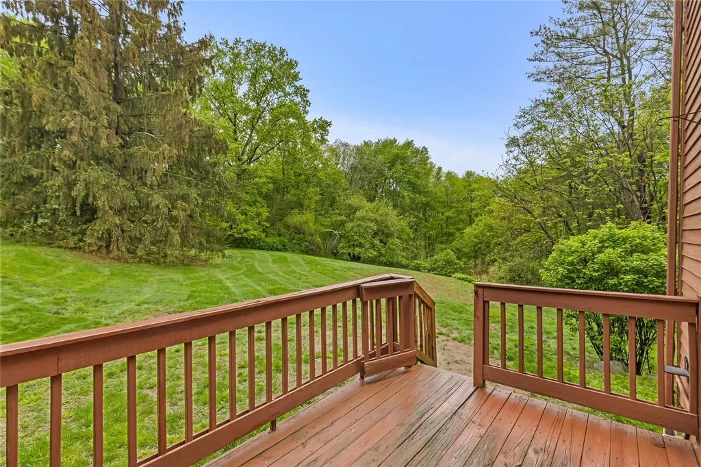 405 Driftway Lane Brewster NY 10509