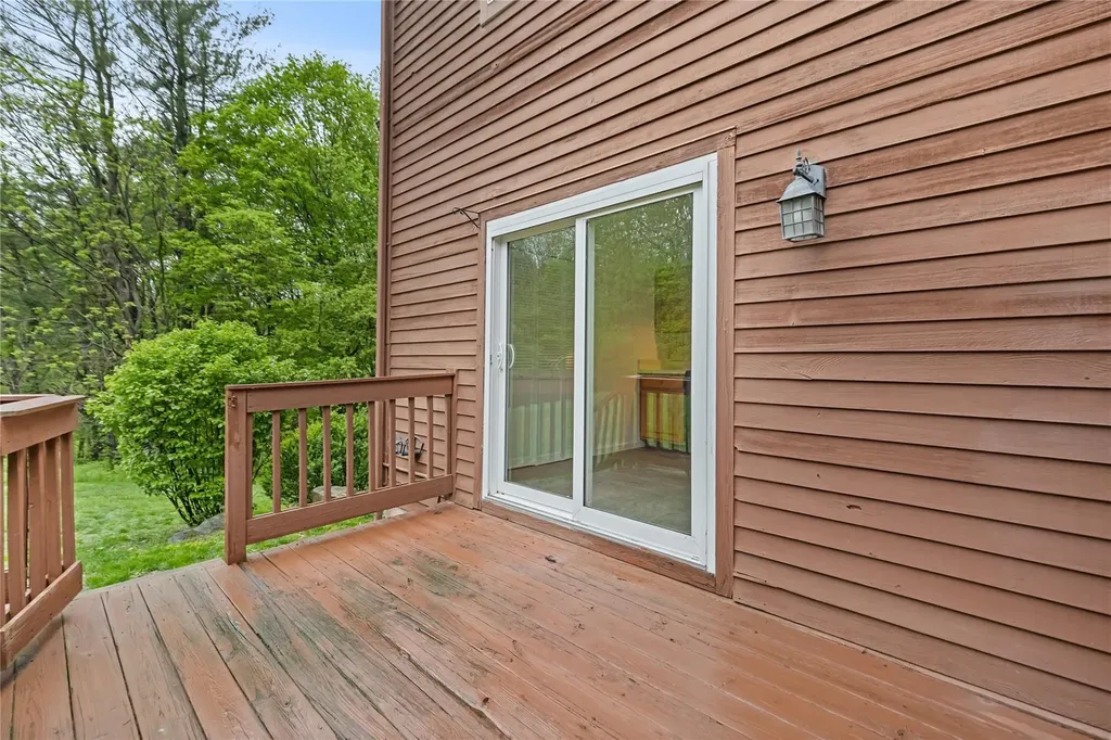 405 Driftway Lane Brewster NY 10509