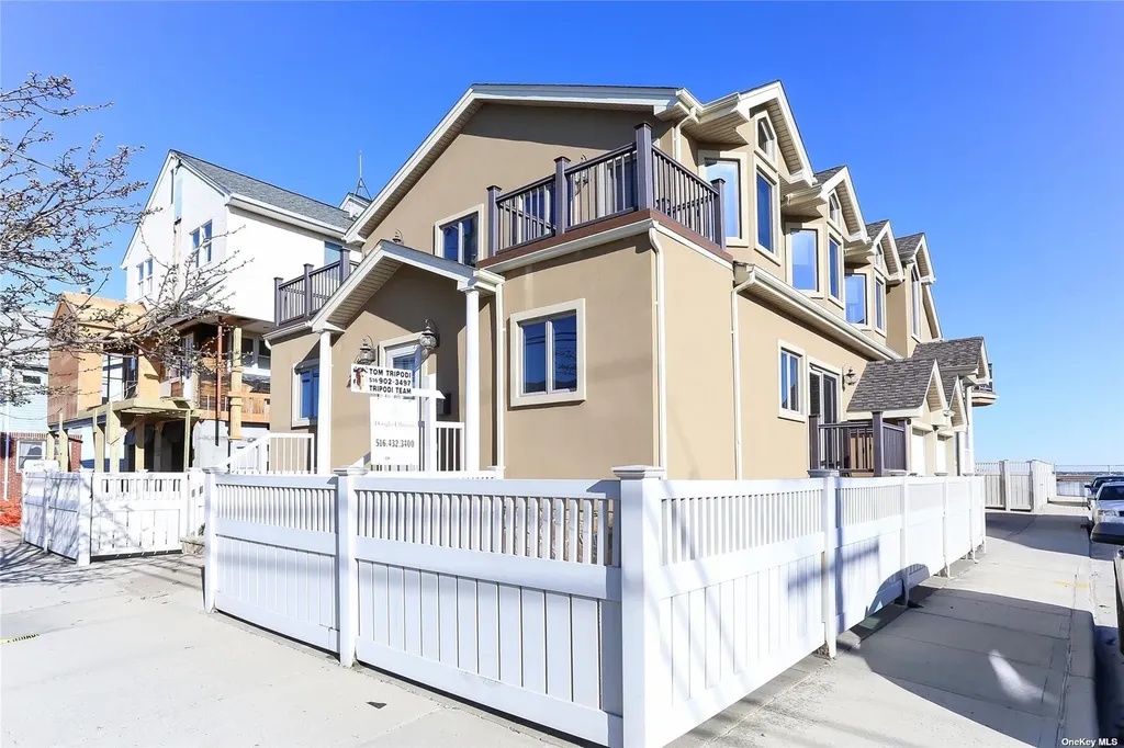 909 W Park Avenue Long Beach NY 11561