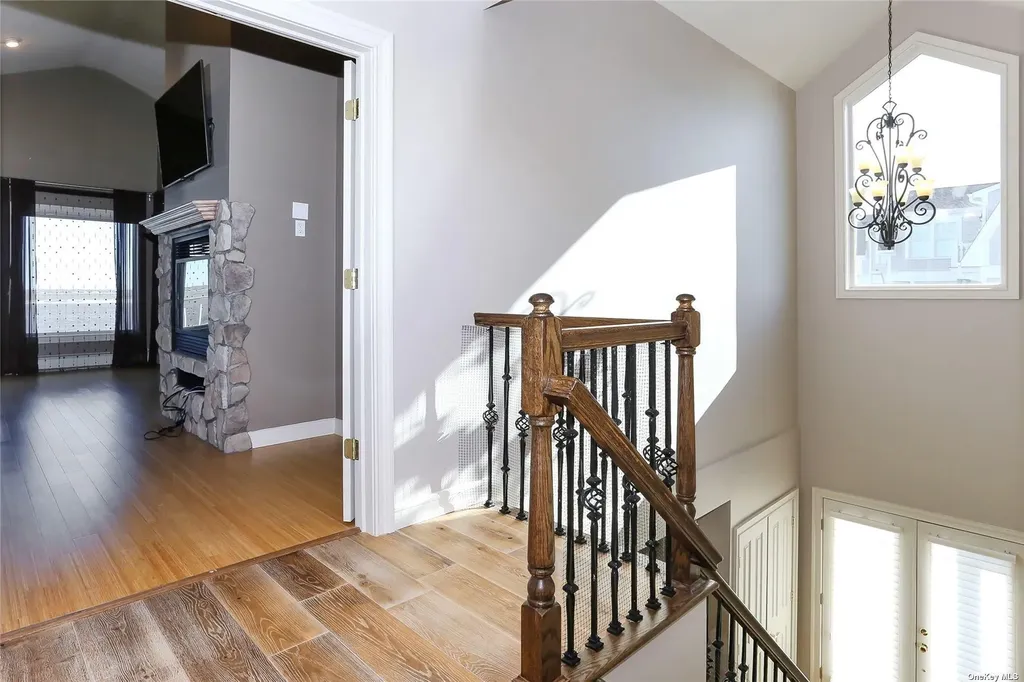 909 W Park Avenue Long Beach NY 11561