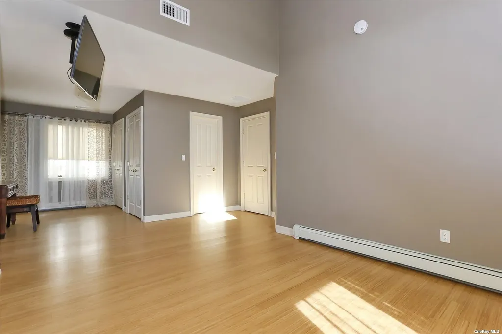 909 W Park Avenue Long Beach NY 11561
