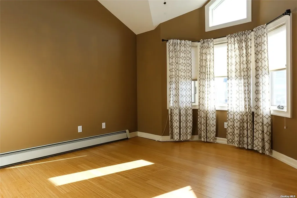 909 W Park Avenue Long Beach NY 11561