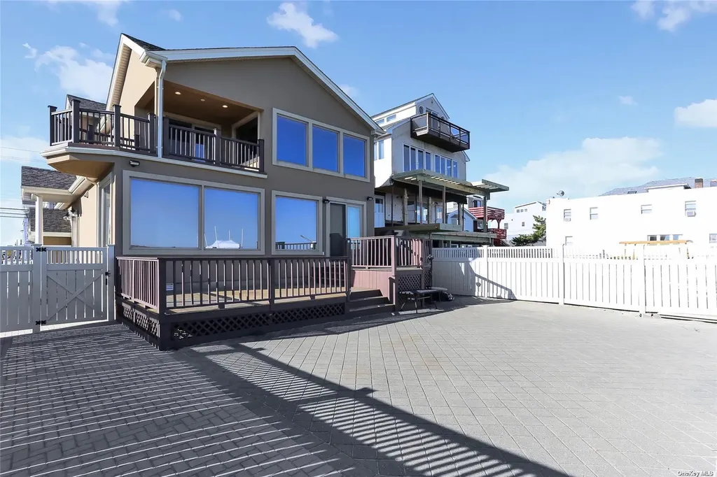 909 W Park Avenue Long Beach NY 11561