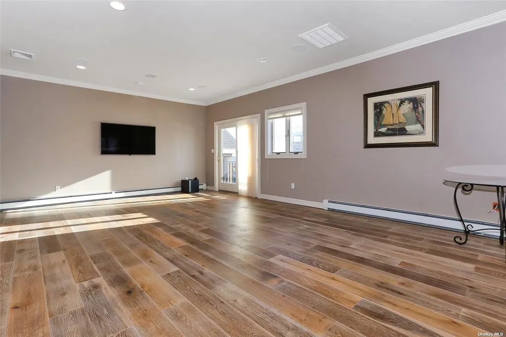 909 W Park Avenue Long Beach NY 11561
