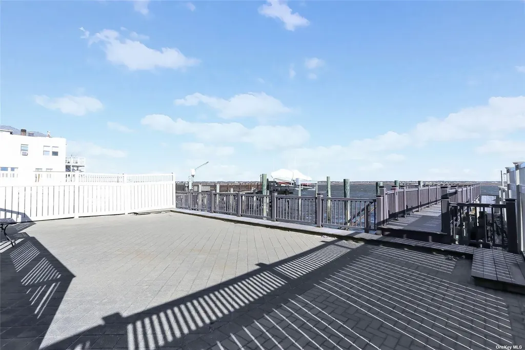 909 W Park Avenue Long Beach NY 11561