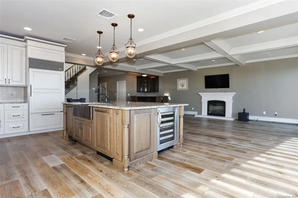909 W Park Avenue Long Beach NY 11561