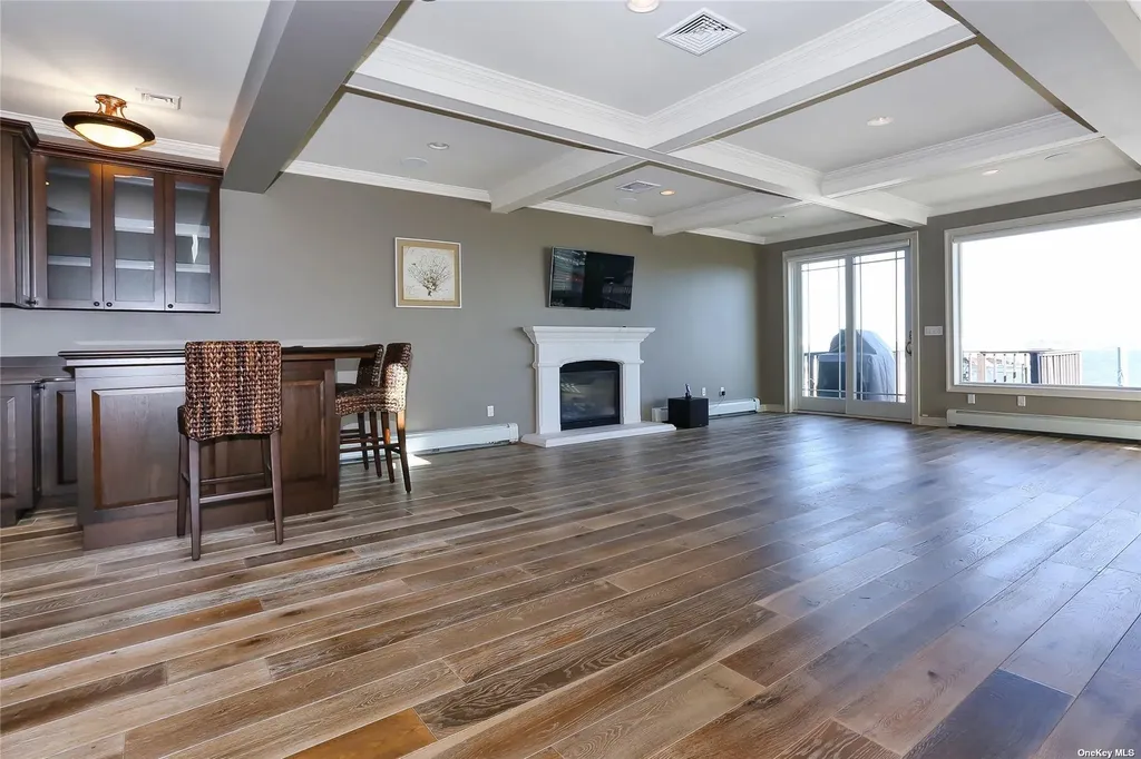 909 W Park Avenue Long Beach NY 11561