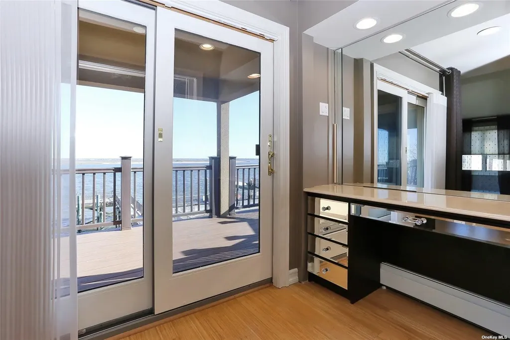 909 W Park Avenue Long Beach NY 11561