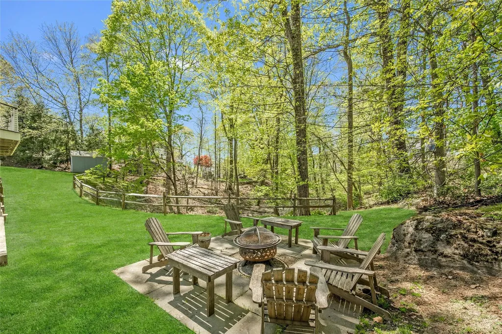 3 Boulder Trail Chappaqua NY 10514