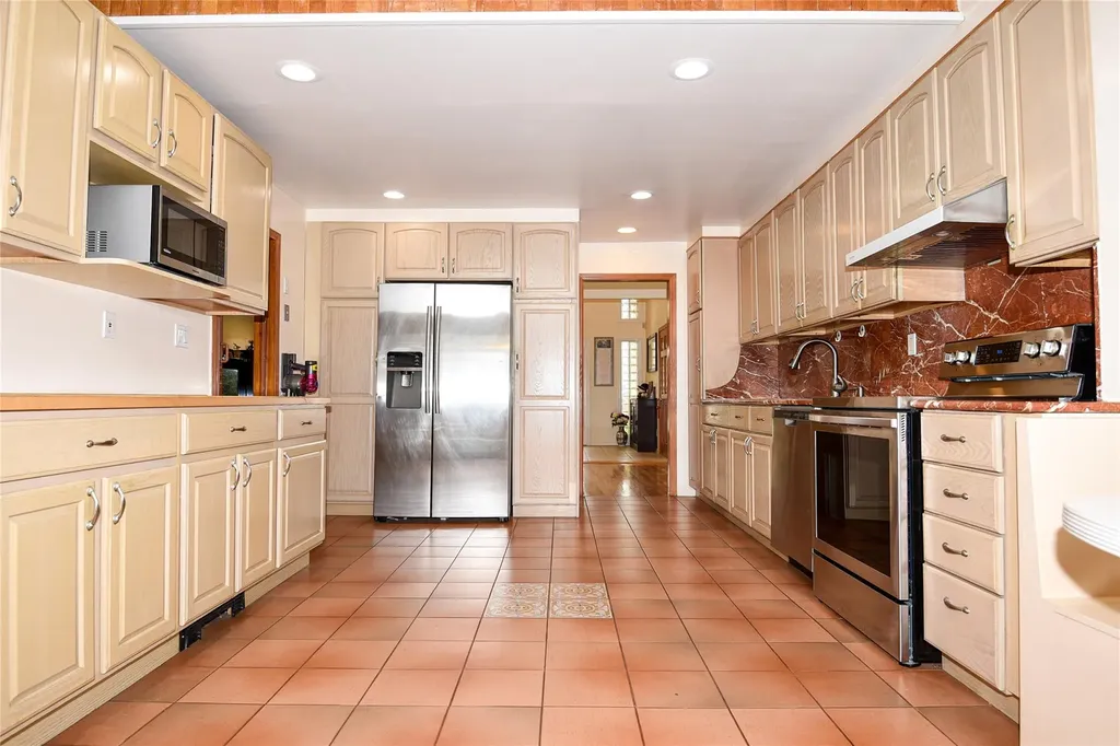 45 Merry Lane Jericho NY 11753