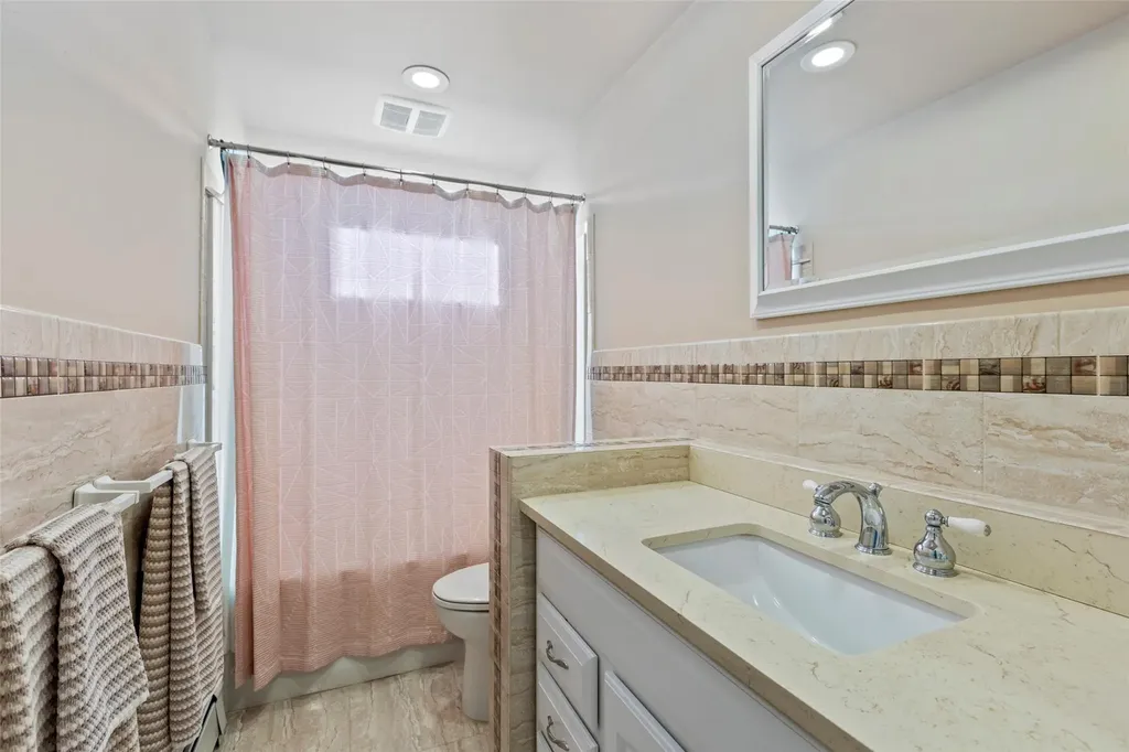 42 Sioux Drive Commack NY 11725