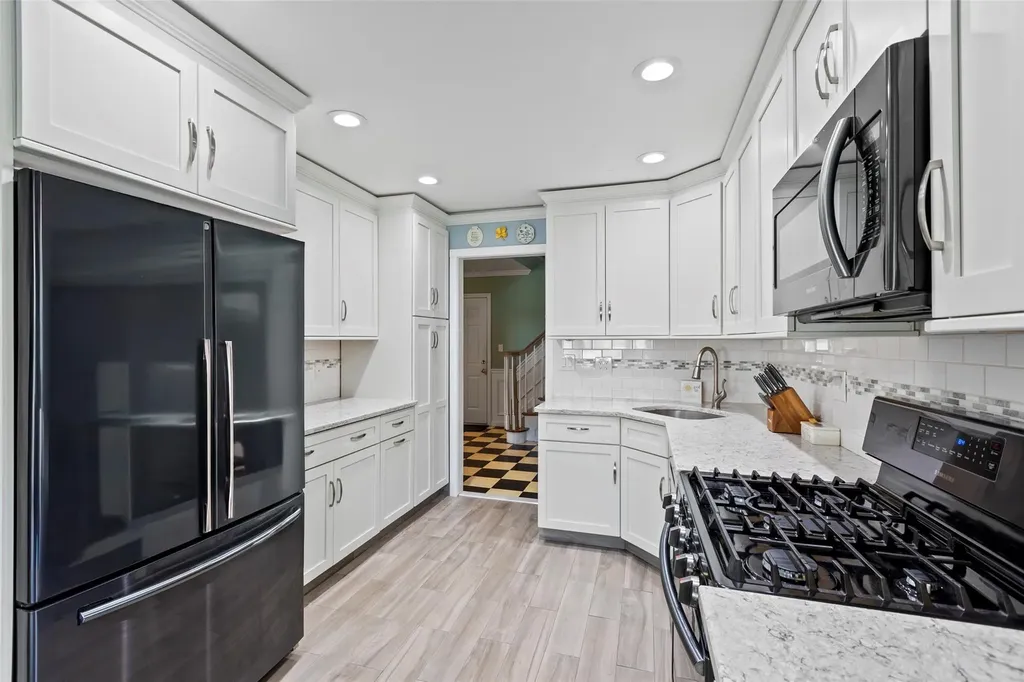 42 Sioux Drive Commack NY 11725