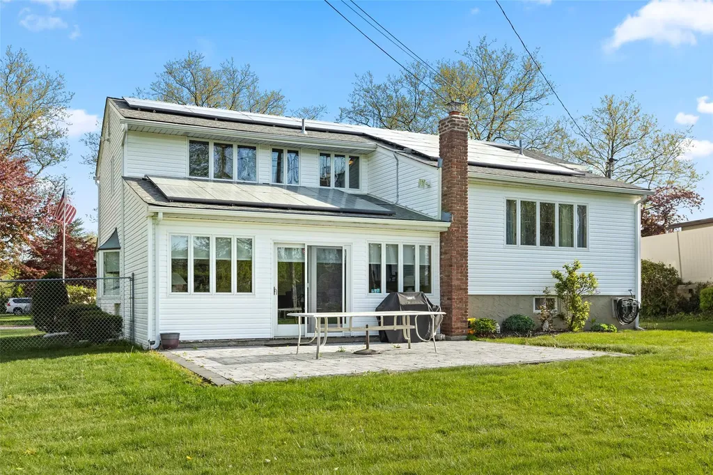 42 Sioux Drive Commack NY 11725