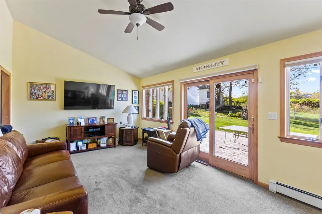 42 Sioux Drive Commack NY 11725