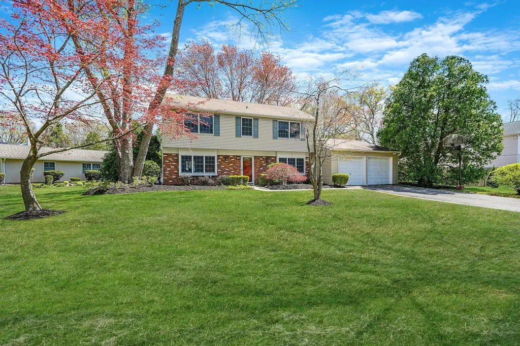 18 Botany Lane Stony Brook NY 11790
