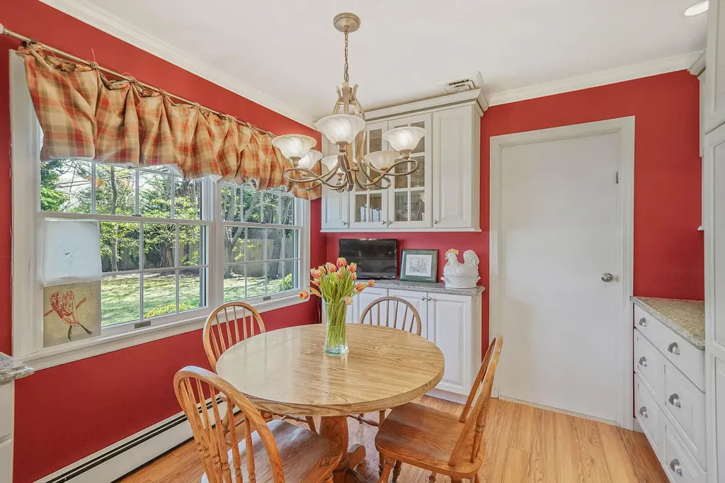 18 Botany Lane Stony Brook NY 11790