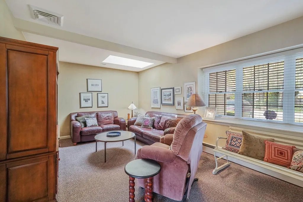 18 Botany Lane Stony Brook NY 11790