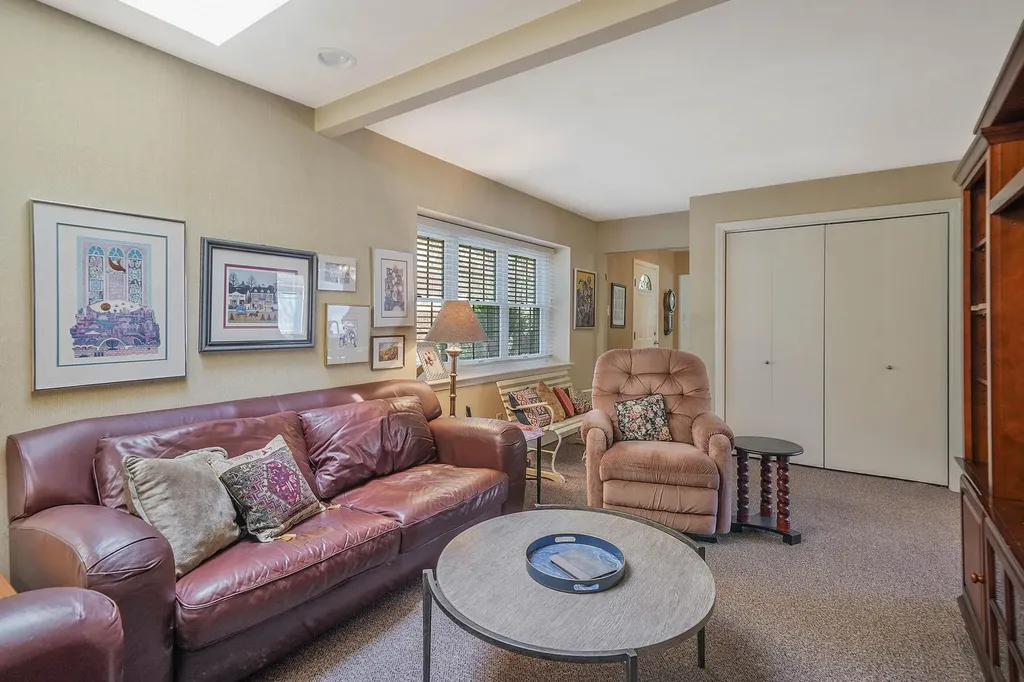 18 Botany Lane Stony Brook NY 11790