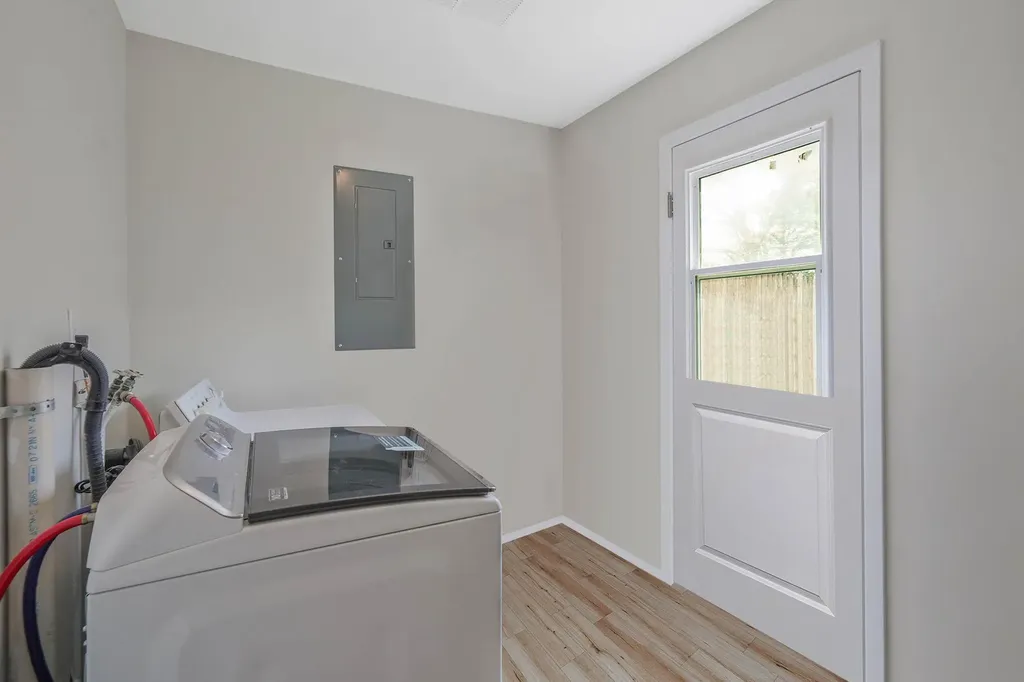 18 Botany Lane Stony Brook NY 11790