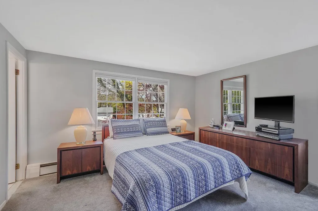 18 Botany Lane Stony Brook NY 11790
