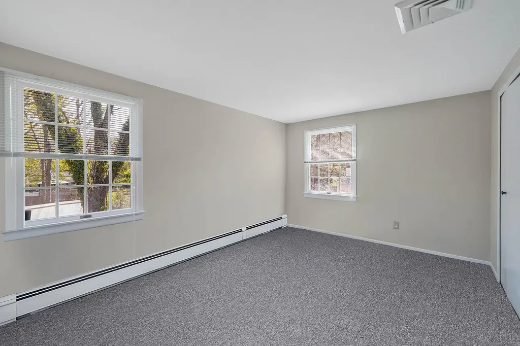 18 Botany Lane Stony Brook NY 11790