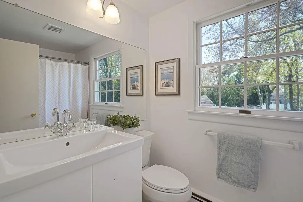 18 Botany Lane Stony Brook NY 11790